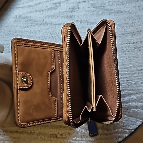 FOSSIL Wallet - Picture 4 of 5